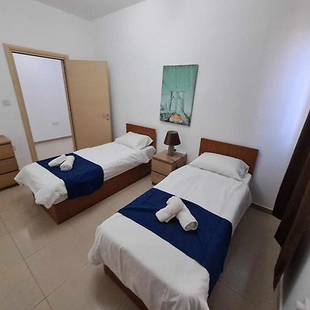 St Julians Sliema 3 Minutes Walk From Promenade 3 Bedroom Apartment 外观 照片